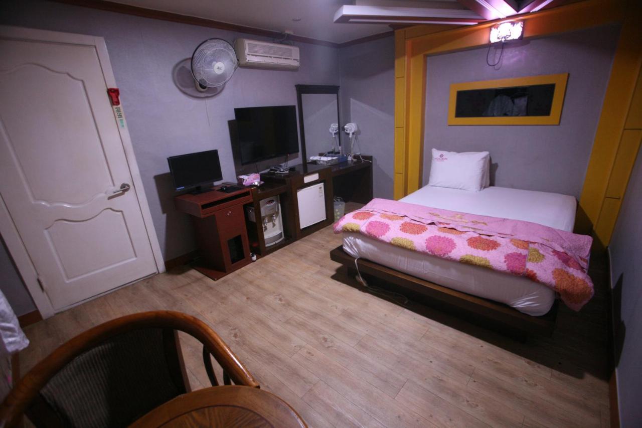 K Motel Daegu Buitenkant foto